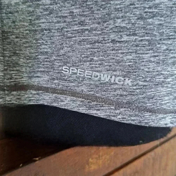 ❤️ Reebok Grey and Black Workout Top - Picture 11 of 12